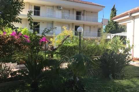 In a quiet area and about 1.2 km from the sea, apartment house consisting of 2 buildings and surrounded by a large garden with communal pool. A shuttle service (for a fee) takes you to the beach or to the center of Loano at fixed times. The coastal t...
