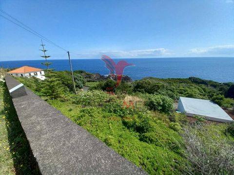 Land for construction, located in an area of quick and easy access by the Regional Road of the parish of S. João, municipality of Lajes do Pico. With approved construction under the following conditions: Implantation area: up to 250m2; Gross construc...