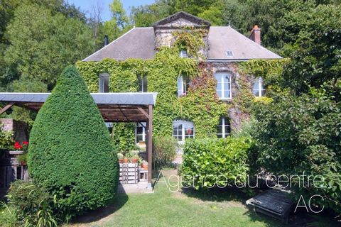 Do you want to buy a beautiful property near the sea in Normandy 76? The Agency of the center offers you the possibility through this unique and exclusive property! This property consists of two houses: A main house (a former presbytery built around ...