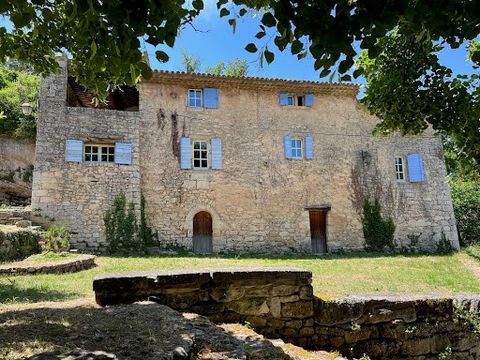 In the heart of the LUBERON Park 15 minutes from BONNIEUX This superb stone Bastide dates from the 17th century, its useful surface is approximately 350 sqm It comprises : On the ground floor: an entrance hall, a superb vaulted dining room living roo...