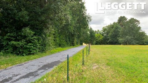 A23104SHH16 - 1 of 3 plots of building land, quite situation, 10 minutes from N10 and Barbezieux which has all commerce. 35 minutes to Angouleme and TGV link Information about risks to which this property is exposed is available on the Géorisques web...
