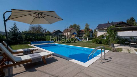 Velika Ludina Beautiful family detached house with a swimming pool of 180 m2 on a plot of 1000 m2 built in the 1970s. The house consists of two floors. The ground floor has three bedrooms, living room, kitchen and bathroom. Upstairs are 3 bedrooms, b...