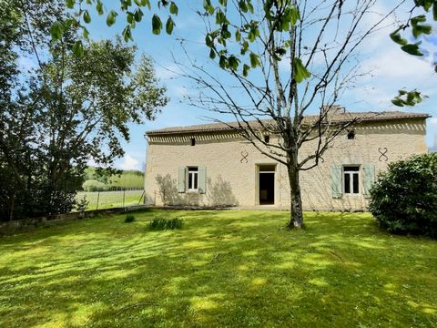 Charming House for Sale in the Entre Deux Mers Countryside Discover this house of character nestled in the heart of the Entre Deux Mers countryside. Close to all amenities, this residence offers a living area of 171.27 m² . The house is bright and on...