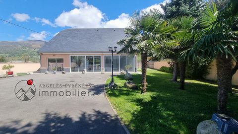 Charming house in the Gaves Valley. Are you looking for a house that combines modern comfort and proximity to the amenities of the Gaves Valley? This recent T6 house located in Pierrefitte-Nestalas offers everything you want and more! Key features: L...