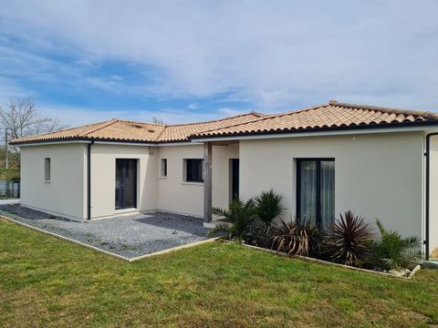 Situated in a small hamlet just a few minutes from the thriving town of Coutras and only 35 minutes by train to Bordeaux, this contemporary single storey property offers you everything you need to be close to amenities and leisure facilities, whilst ...