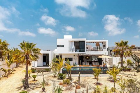 Welcome to ''Casa Mar Amor '' a 10 minute drive from downtown Todos Santos. This exclusive villa seamlessly combines coastal charm with contemporary elegance.Featuring two master suites spacious living areas and an infinity pool Casa Maramor is a tur...