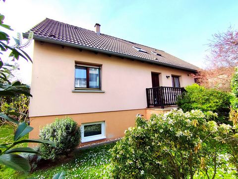 LINGOLSHEIM - QUIET - BRIGHT - NEW EXCLUSIVITY Charming family house of 216m2 on the ground (199m2 carrez) in a quiet area of Lingolsheim. You will find a living space with open fitted kitchen, of 58 m2 giving access to an office/bedroom of 13m2 as w...