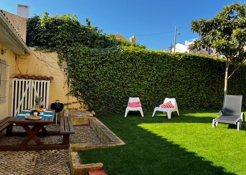 The house is located in downtown Cascais, in a very quiet residential street, just 5 minutes walk from local commerce, cafes and restaurants, public transport and all types of services for their comfort. Also just a short distance from the beaches wi...