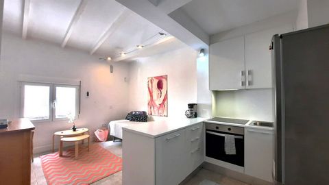 Are you a digital nomad? A remote worker? A crew member? ....and you are looking for a quiet, comfortable, clean apartment, a step away from the sea, in a cheerful and well-connected environment? Take a look at this little apartment, it is a simple, ...