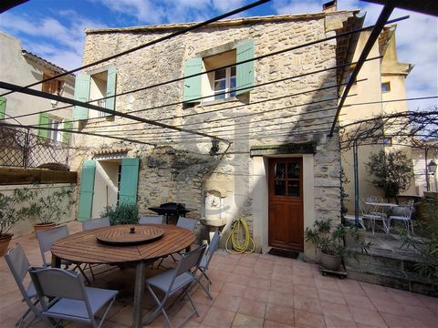 You'll love the authentic character of this majestic 290 sqm house for sale in the heart of a pleasant village with shops near Vaison la Romaine, full of charm with its terrace and view of the church. Its 6 spacious bedrooms will accommodate the whol...