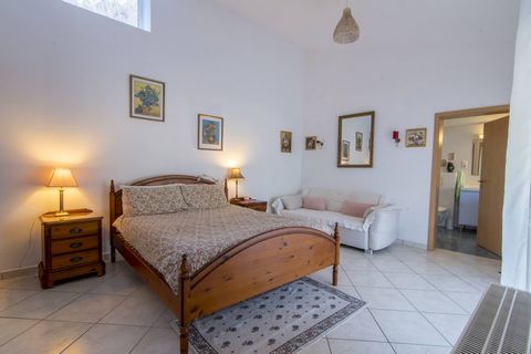 A very spacious apartment set in a wonderful, peaceful valley and just 5km from the picturesque hilltop town of Monchique in the Algarve. The well presented space consists of a large bedroom with sofa, a separate room that incorporates a kitchenette ...