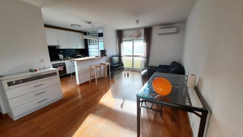 Located between the airport and the city center. Metro station only 5 minutes walking. **Apartment Description:** This charming two-bedroom apartment, located on the modern Av. Marechal Francisco Costa Gomes in Olaias, is a true gem. It is on the 9th...