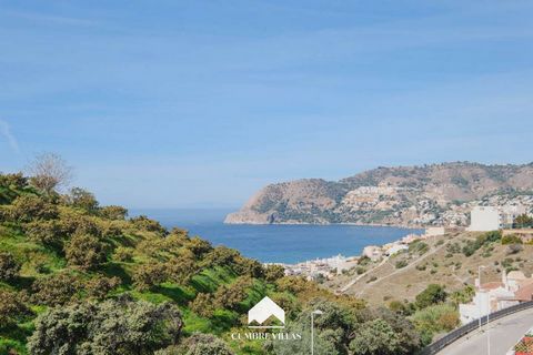 Newly built and completed in October 2023. Turnkey! This new designer villa (R4-15) is located in Urb. Valdemar, in the beautiful village of La Herradura. It has a south westerly orientation to enjoy views of the sea and the beautiful sunsets. The vi...