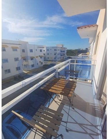 Apt in Residencial Selene, Bavaro 89m2 de construction, plus 41m2 de terrasse 2 places de parking 2 chambres à coucher 2 salles de bain Salon Salle à manger Zone de lavage Balcon Cuisine ENTIÈREMENT PRÊT POUR LA LIVRAISON Features: - Balcony - Terrac...