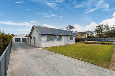 Charming Family Home in Cromwell Welcome to 3 Coleraine Street, a delightful 4-bedroom, 2-bathroom residence that promises an idyllic family lifestyle in the heart of Cromwell. Situated on an expansive land area of 840 sqm and a generous living space...