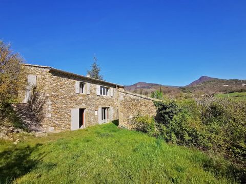 ref439ON: Located 15 minutes from Saoû and 20 from Dieulefit, in the heart of an exceptional setting, discover this charming old shed recently extended, now offering 64 m² of living space. In addition, you will find a room on the garden level of 45 m...