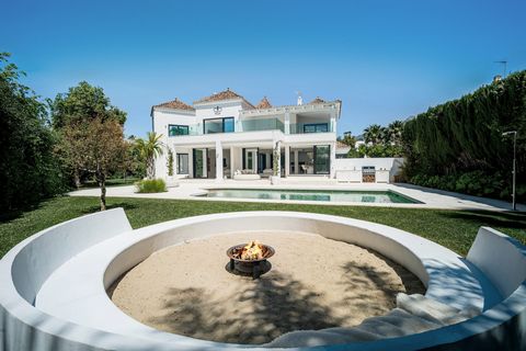 Imagine waking up every morning to the sun-drenched tranquility of Villa Cattleya, where luxury meets lifestyle in the heart of Nueva Andalucia's prestigious Parcelas del Golf. This three-level family haven, newly refurbished in 2023, marries cl...