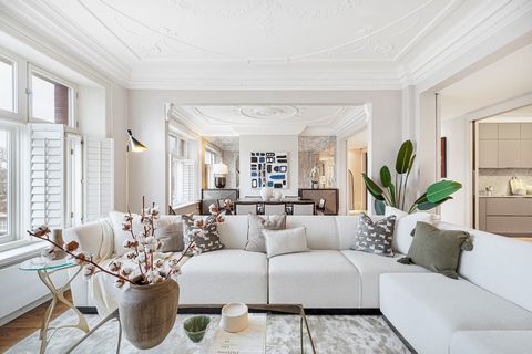 Set just off Kensington High Street, this four-bedroom lateral apartment is defined by elegance and thoughtful design. Set in one of London's most coveted neighbourhoods, the home is a clever combination of period charm and contemporary design, illum...