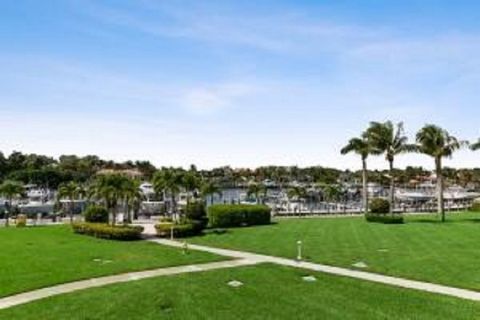 Bay Colony - Juno Beach, Florida-'Fabulous Penthouse unit overlooking the lush tropical grounds and pool at Bay Colony. This spacious 3 Bedroom, 2 1/2 bath condo was built in 2015 and is located in a waterfront development with private marina. The op...