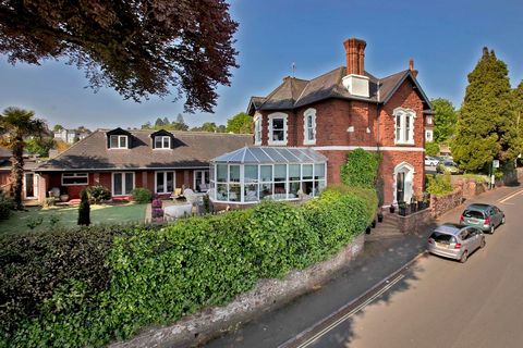DESCRIPTION - STUART LODGE Stuart Lodge is a stunning Villa situated on the edge of Chelston, offering easy access to local shops, nearby beaches and scenic coastal walks.  The Villa has been extensively re-modelled and renovated to an exceptionally ...