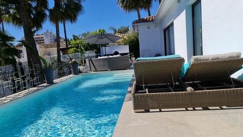 Located in Estepona. Beautiful bright airy one level villa on the beachside in between Estepona and Cancelada. It has been modernised recently and is fully furnished. Four bedrooms three bathrooms. Lovely, fitted galley style kitchen. Garage. Private...