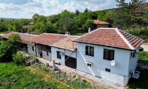 SUPRIMMO Agency: ... For lovers of peaceful life in the village we offer a renovated house in a village only 30 km from the town of Sevlievo and 40 km from the town of Lovech and 11 km from the Alexander Stamboliyski dam. Yard with an area of 2273 sq...