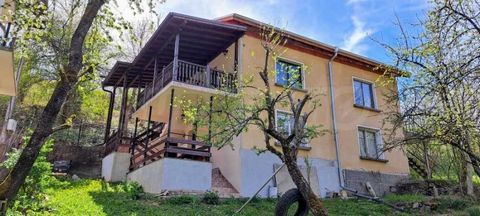 SUPRIMMO Agency: ... For lovers of peaceful life, silence and fresh air we offer a wonderful property in a village located in the Teteven Balkan, only 10 km from Teteven and close to the Central Balkan National Park and Boatin Reserve. The house is a...
