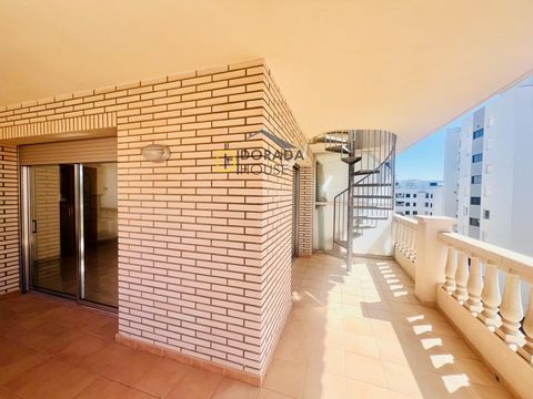 We present this fabulous penthouse 100 meters from the beach, in the center of Salou. ~In the best area of Salou, close to the yacht club and the Jaume I promenade. ~The property consists of 79 m2 built, 70 useful, distributed in 2 bedrooms. One suit...