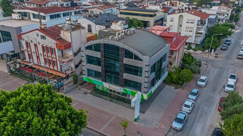 In Fener, one of the most popular neighborhoods of Antalya, where the foreign population is dense as well as the local, the complete building for sale offers an unmissable opportunity! It is on the street and in a corner position. Building Features C...