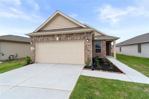 KB HOME NEW CONSTRUCTION - Welcome home to 20927 Lantana River Lane located in Flagstone and zoned to Aldine ISD! This KB Home features 3 bedrooms, 2 full baths, an attached 2-car garage and no back neighbors. Additional features include 9’ ceilings,...