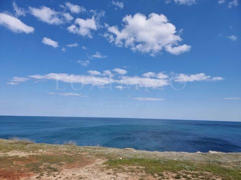 LUXIMMO FINEST ESTATES: ... Exclusive offer - investment plot with sea view. We present you a plot of land with incredible sea view, located only 50 meters from the sea, near the town of Shabla. Its extremely attractive location and size makes it sui...