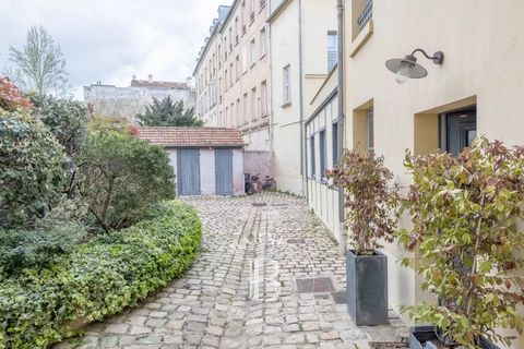 In the Saint Louis district of Versailles, close to the shops, Rive Gauche station (RER C) and Chantiers station (Line N Montparnasse), BARNES is advertising this charming townhouse with character offering 112m² (1,206 sq ft) of living space and 126m...