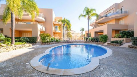 Fantastic property next to the golf courses and the Marina of Vilamoura. Situated within a private condominium with swimming pool in Vilamoura, one of the most prestigious areas in the Algarve. Enjoy comfort and tranquility in this privileged locatio...