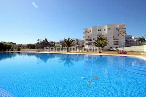 Opportunity for a one bedroom apartment in Albufeira. The apartment consists of a living room, kitchen, bedroom, bathroom and balcony. The condominium has a wonderful pool and tennis court. It is a great opportunity for an investor. Albufeira is inte...