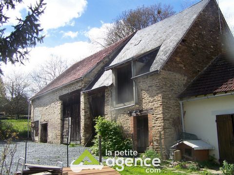 Near Genouillac - Bourg all commerce In a quiet area - without much neighbours - old barns to transform as you wish... 1 independent barn of 90 m2 1 barn/stable set of 106 m2 with attic. Asbestos-free All on 846 m2 of wooded land to be developed. Pro...