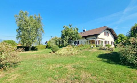 Ref GRMHT1783 In the commune of Viry, in a quiet hamlet in a rural setting, this beautiful house benefits from close proximity to amenities and access to Switzerland. On the ground floor, an attractive living room with cathedral ceiling extends into ...