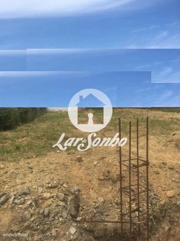 Excellent land for building your dream detached villa! Total area of 420m2 situated in one of the noblest areas of the city, 4 fronts, well located, close to all services. Come visit and idealize your dream villa!!