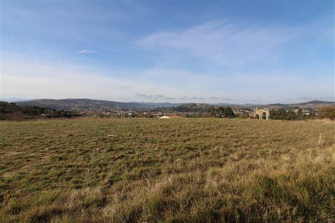 Limoux, 2 building plots with views: - Lot 1 for 1023 m2 at 72,000? - Lot 2 for 1,040 m2 at 72,000?