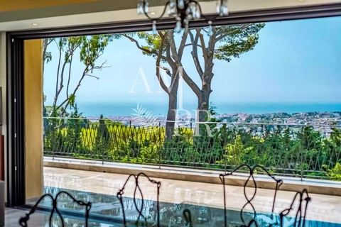 Just a few minutes from Cannes, this superb contemporary villa is currently being finished. Designed by a renowned architect, it spans around 370 m² and enjoys breathtaking sea views from every room and plenty of sunshine. Set over 3 levels, it is co...