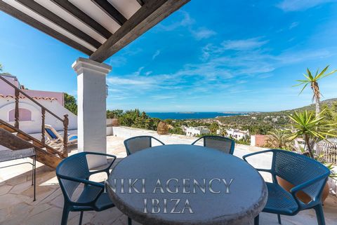 Apartment in Ibiza, Cala Vadella with sea views Charming apartment in Ibiza, Cala Vadella, with breathtaking sea views. Located in one of the most coveted areas of the island, this home gives you the opportunity to experience Ibiza to the fullest. Ke...