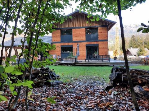 A 4 Bedroomed chalet recently built (2012) on a 799m2 plot of land on the edge of the forest in Morillon Village. The accommodation includes a large entrance porch on the ground floor, leading to an entrance hall with storage, lovely light open plan ...