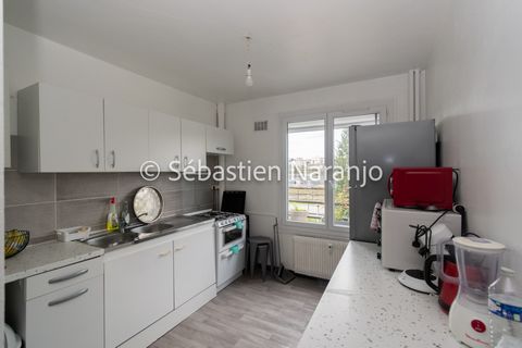 Apartment on the 1st floor with elevator of 48 m2. East of Limoges (Dautry, intermarché ex Geant Casino...) close to all amenities (schools, hypermarket, bus,...) It consists of 1 bedroom, 1 living room that can easily be transformed into a second be...