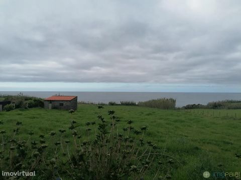 Land for sale in the parish of Feteira, in the south of the island of Faial. Located in the area of Quinhões, Regional Road. The building has an area of 4840 m2, with superb views over the Atlantic. Don't miss this excellent opportunity, in one of th...