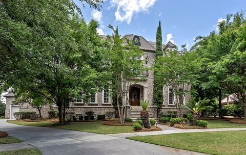 Nestled along the picturesque 18th fairway of the Beresford Creek Course at the esteemed Daniel Island Club, this magnificent custom-built estate is a true masterpiece of elegance and sophistication! It comes with the opportunity to have the coveted ...