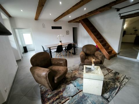 In the heart of the old Tende, very beautiful house of 129m2, not overlooked, with open views of the village and the surrounding mountains, quiet. Completely renovated to the taste of the day. The property consists of 3 levels: 1st: A large vaulted l...