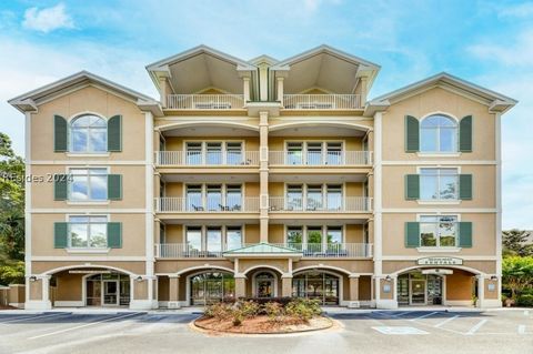 Luxurious 4th floor condo with elevator up to your door. Meticulously maintained, 2 BR, 2.5 BA furnished and turnkey! 7-minute walk to the pristine beaches of Hilton Head Island. Spacious open floor plan w/high ceilings throughout. Master has a King ...