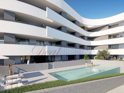 Deal Homes presents, Luxury apartment, under construction, with commune swimming pool, located close to shops, services and the prestigious Porto Mós beach. Inserted in a 3-storey building with elevator. This apartment is on the 2nd and last floor an...