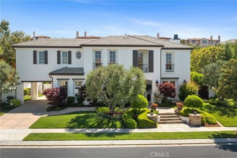 Nestled within the guard gated community of The Oaks of Calabasas, this French traditional home is timelessly elegant and meticulously cared for. A beautiful tree lined street and lush gardens welcome you to one of the most sought-after models, the C...