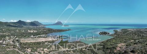 ЭКСКЛЮЗИВНОСТЬ MICHAEL ZINGRAF & Christie's Real Estate Раскинувшись на 22 акрах на легендарном западном побережье острова, с видом на гору Морн-Брабант, владения Stella Di Mare Mauritius являются домом для престижного пятизвездочного пляжного курорт...