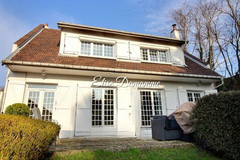 Montivilliers, Elise DAMAMME vous propose sur une parcelle d'environ 600m² se beau pavillon traditionnel. Au rdc, vous découvrirez une grande entrée, donnant sur une belle pièce de vie de plus de 40m², une cuisine aménagée et équipée récente, avec so...